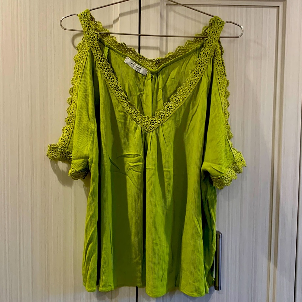 Gorgeous Green Top with shoulder cutouts!